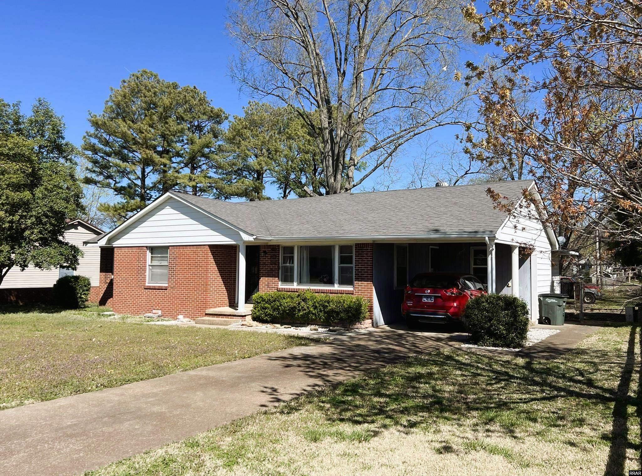Photo 1 of 25 — 610 Bishop Street, Union City, TN 38261