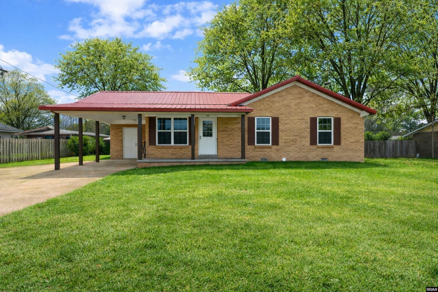 Photo 1 of 14 — 1827 Jim Bowie Road, Dyersburg, TN 38024
