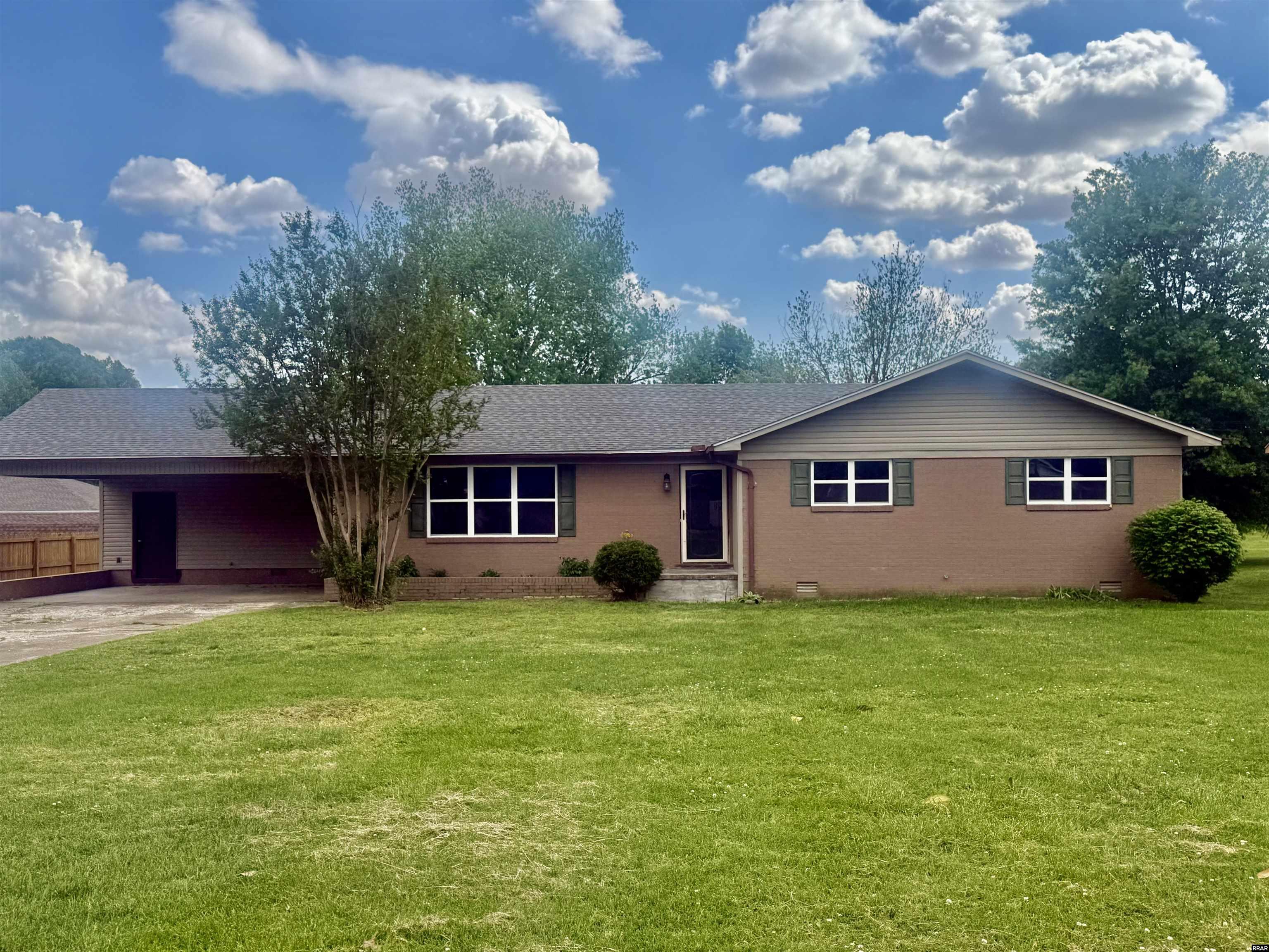 Photo 1 of 22 — 1513 Honeysuckle Drive, Union City, TN 38261