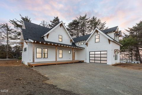 1938 NW 40th Street Lincoln City OR 97367