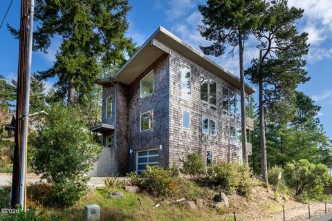 810 Nutmeg Manzanita OR 97130