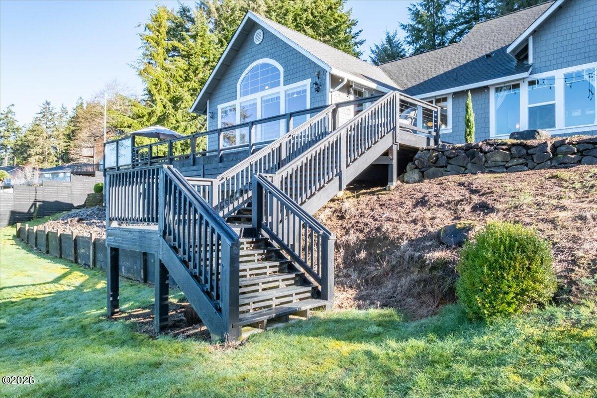 2095 NE East Devils Lake Road