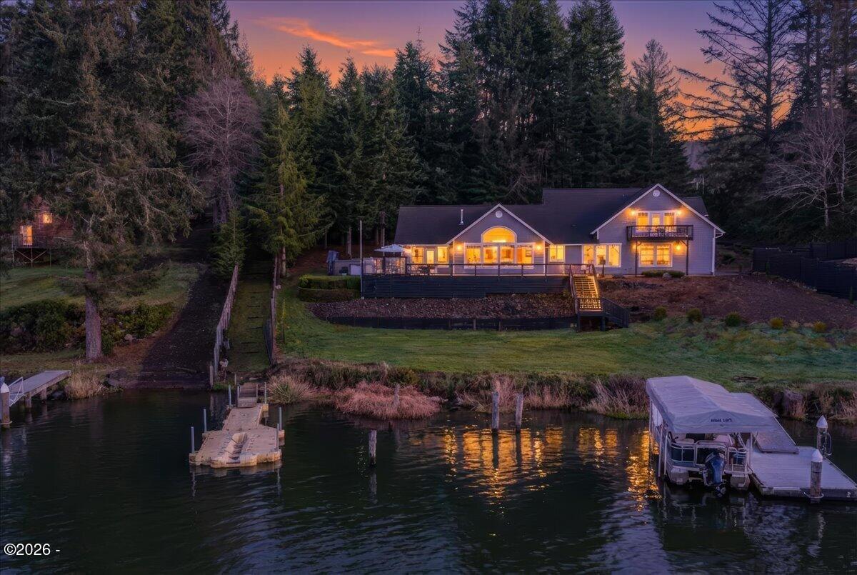 2095 NE East Devils Lake Road