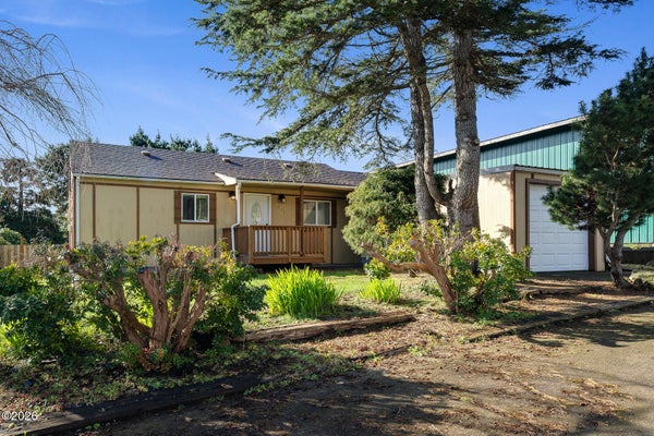 111 CYPRESS AVE, GARIBALDI, OR 97118 - Image 1f0fb81d5cc053a986d07cbb9e2d57cc/995422575