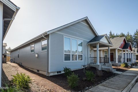 714 SE 44th Street South Beach OR 97366