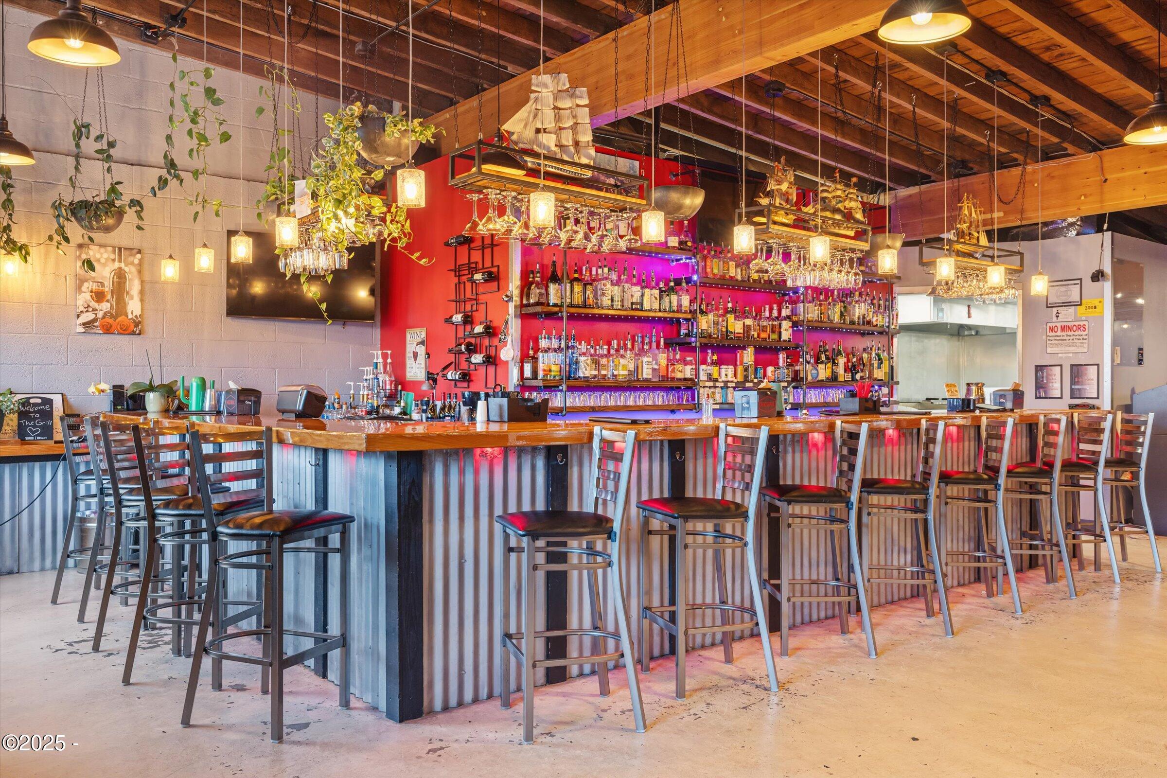 1330 NE Highway 101/1333 NE Keel