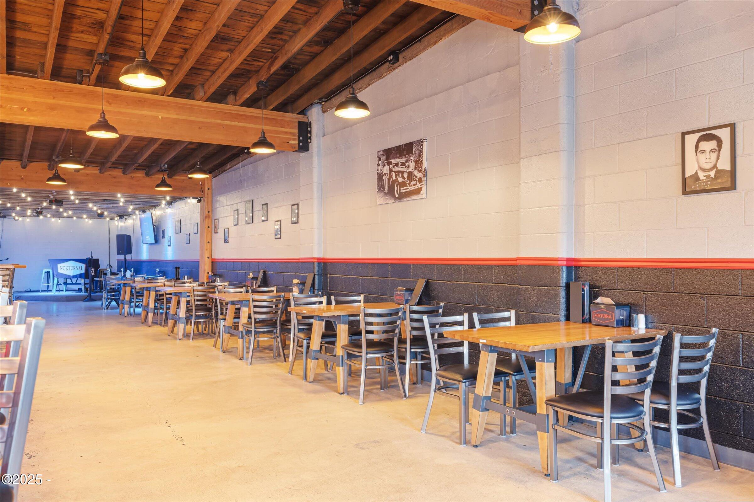 1330 NE Highway 101/1333 NE Keel