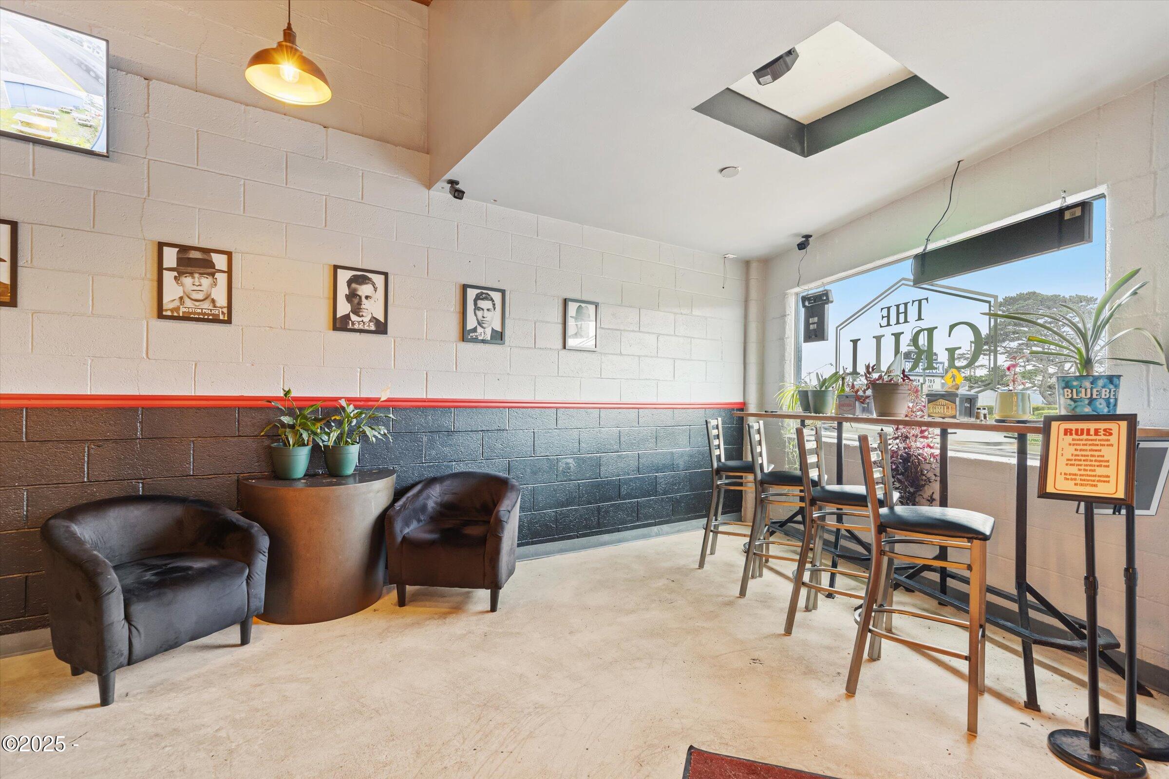 1330 NE Highway 101/1333 NE Keel