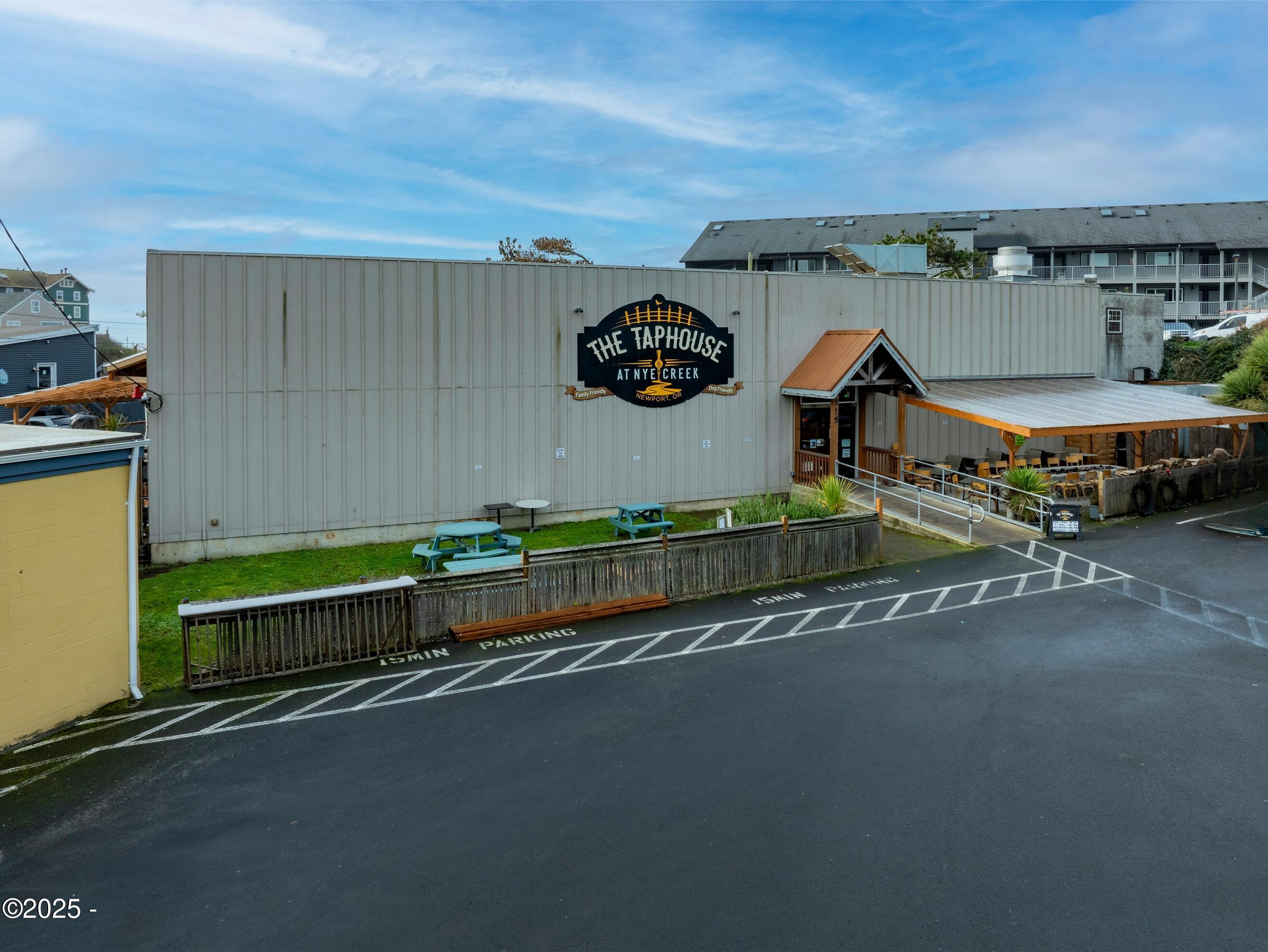 426, 501, 515 NW Coast Street