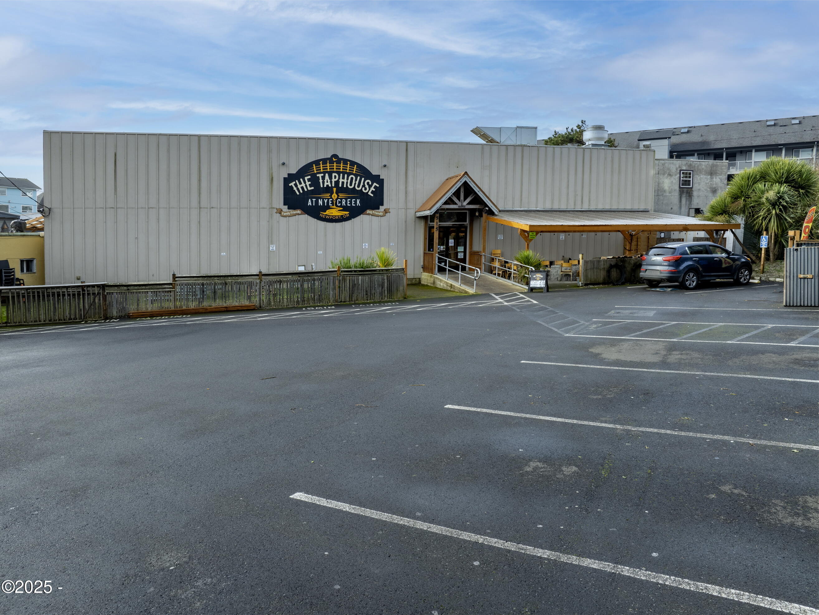 426, 501, 515 NW Coast Street