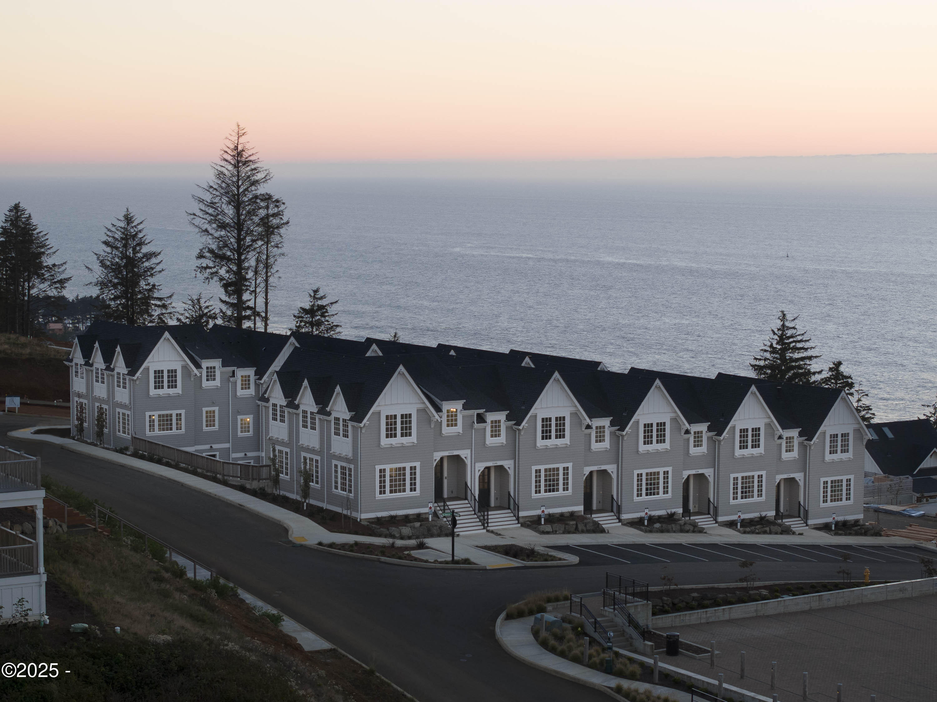 1152 NE Seascape Avenue