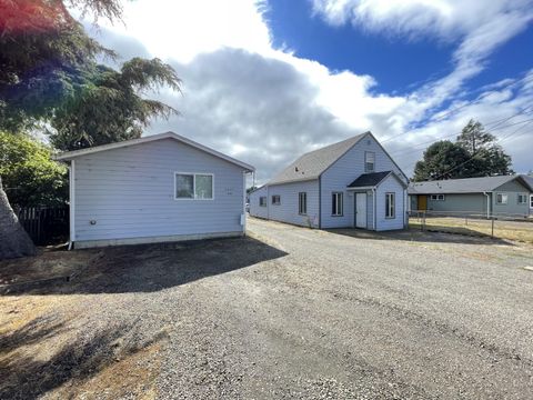 3413 Maple Lane Tillamook OR 97141