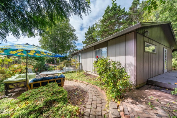 5540 PALISADES DR, LINCOLN CITY, OR 97367 - Image 2f3ed9f89e6e18cf8ec4326ea61527aa/230557965