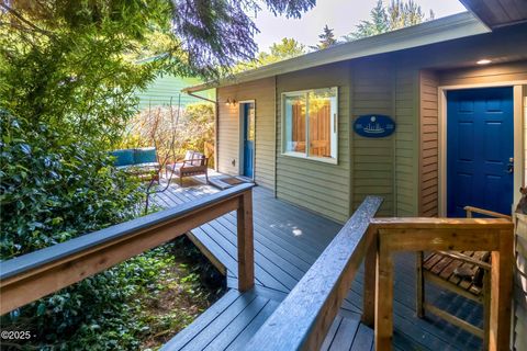 2790 NE Starr Creek Road Yachats OR 97498