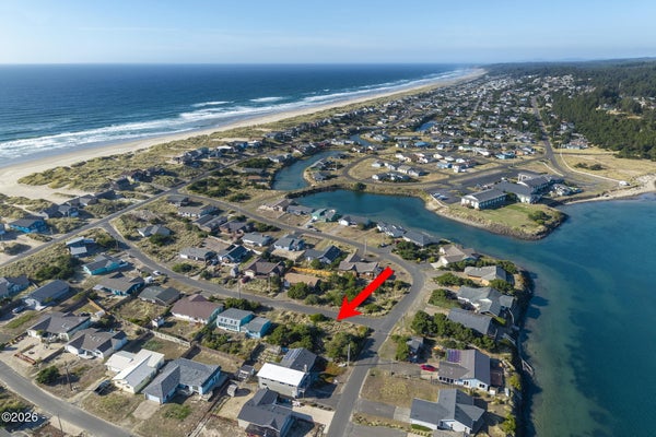 1901 NW BEACHVIEW DR, WALDPORT, OR 97394 - Image 412a9baeee24db4e2c1cc350eeef5042/2270697237