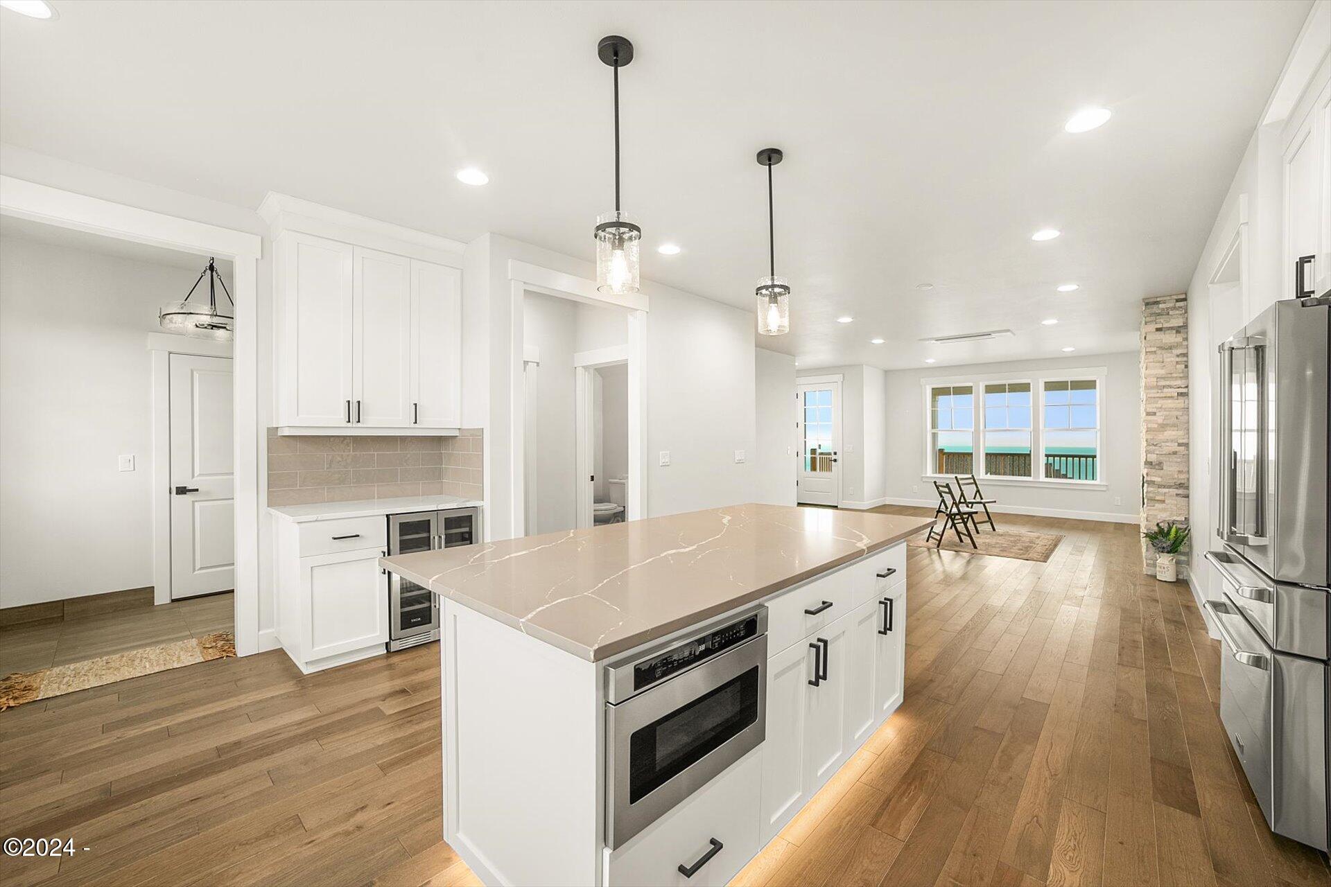 1128 NE Marmoris Avenue