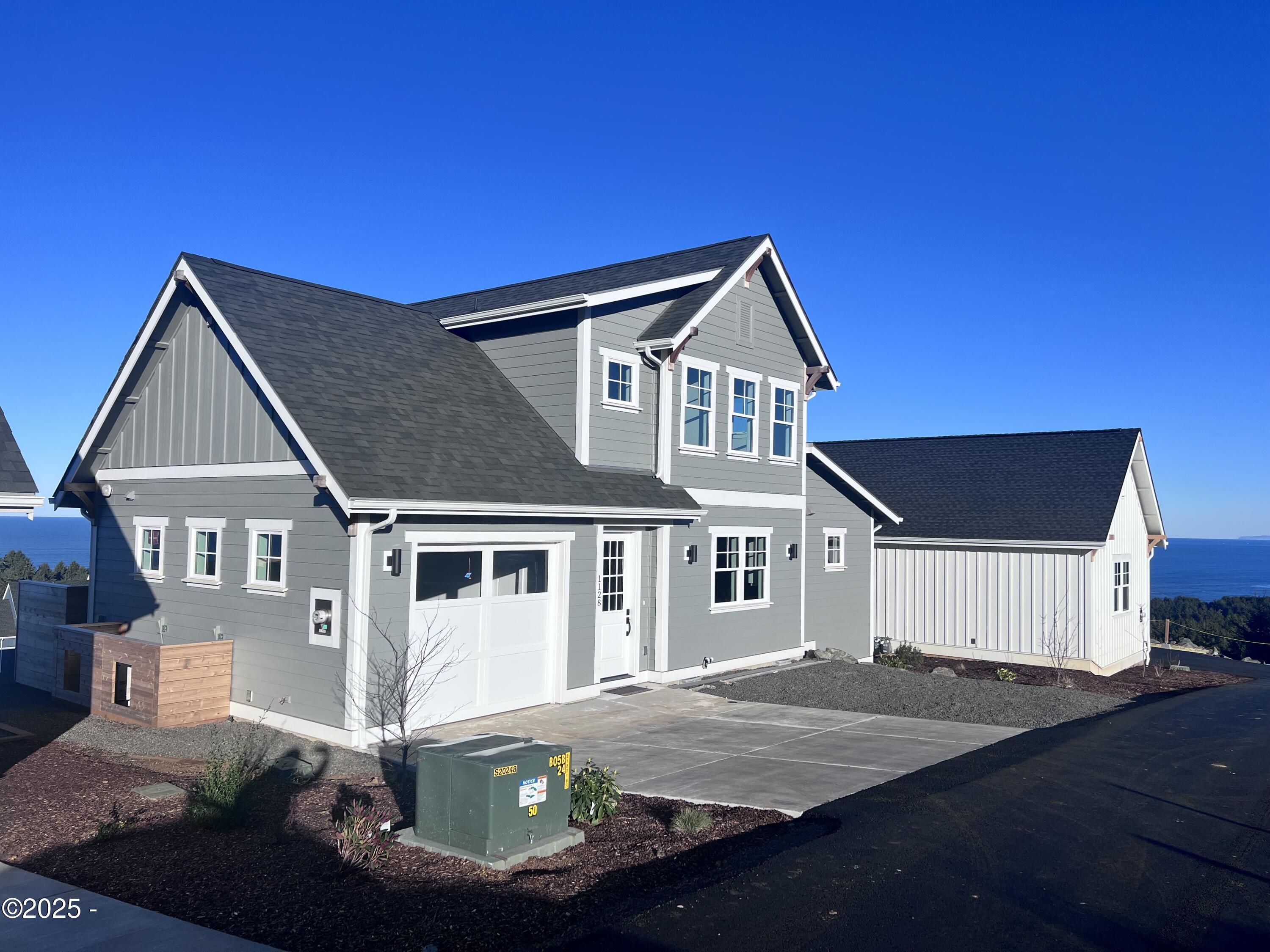 1128 NE Marmoris Avenue