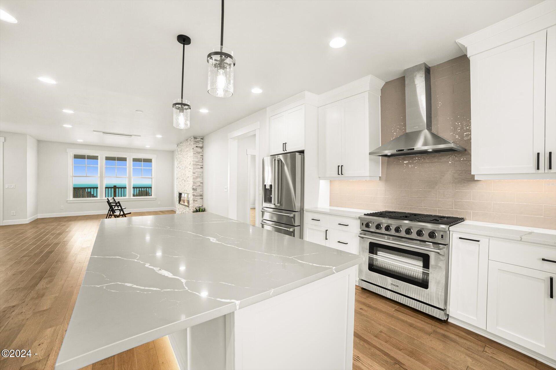 1128 NE Marmoris Avenue