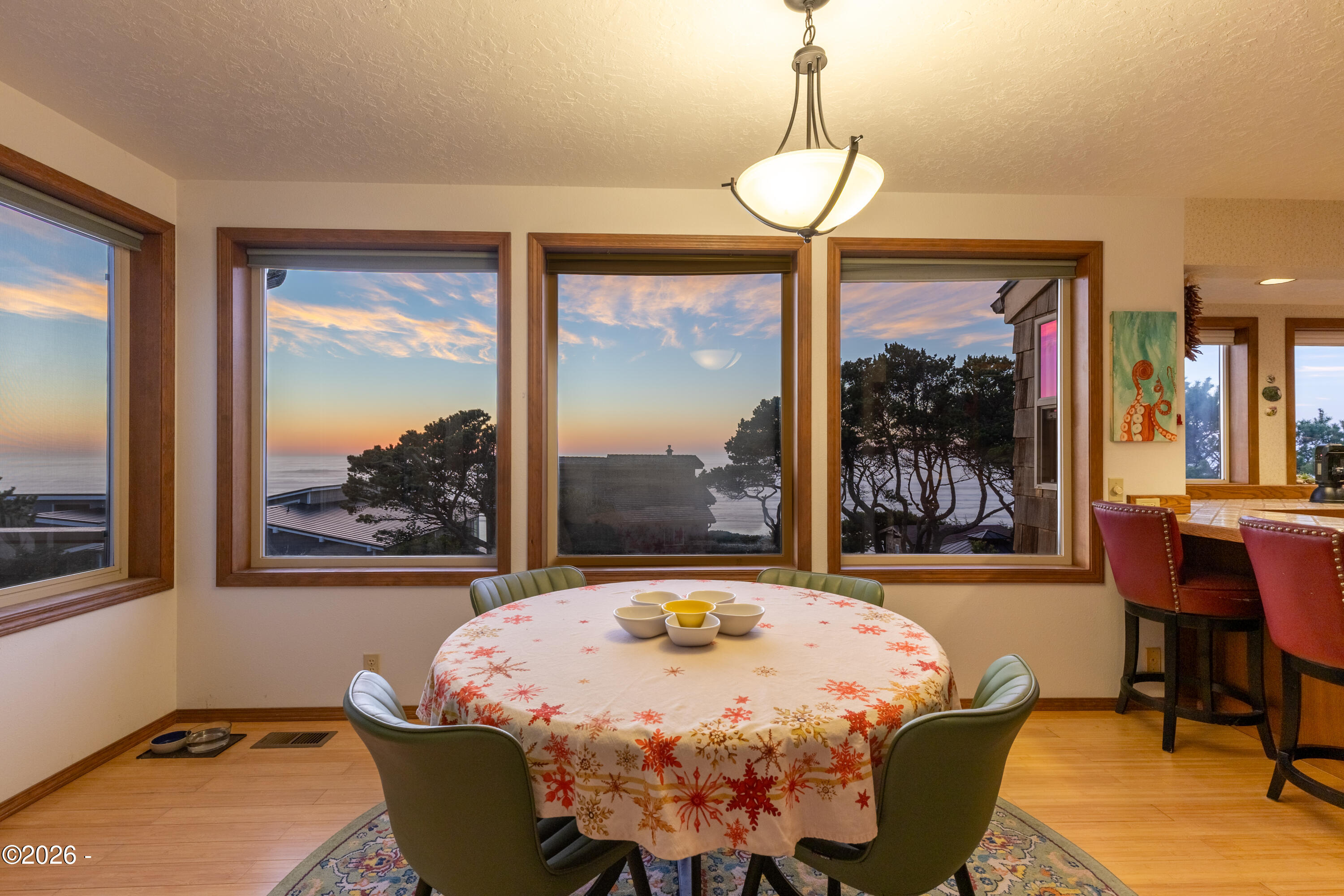 1542 NW Spring Street