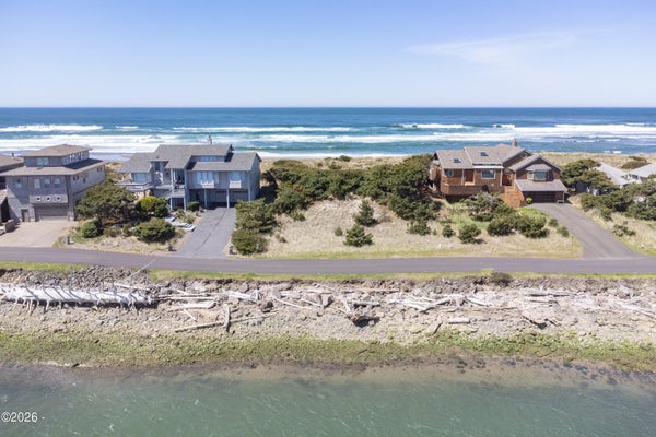 395 SALISHAN DR, GLENEDEN BEACH, OR 97388 - Image 4fdf6f2c3331d65cc5ec2078b3c64f8d/636738190