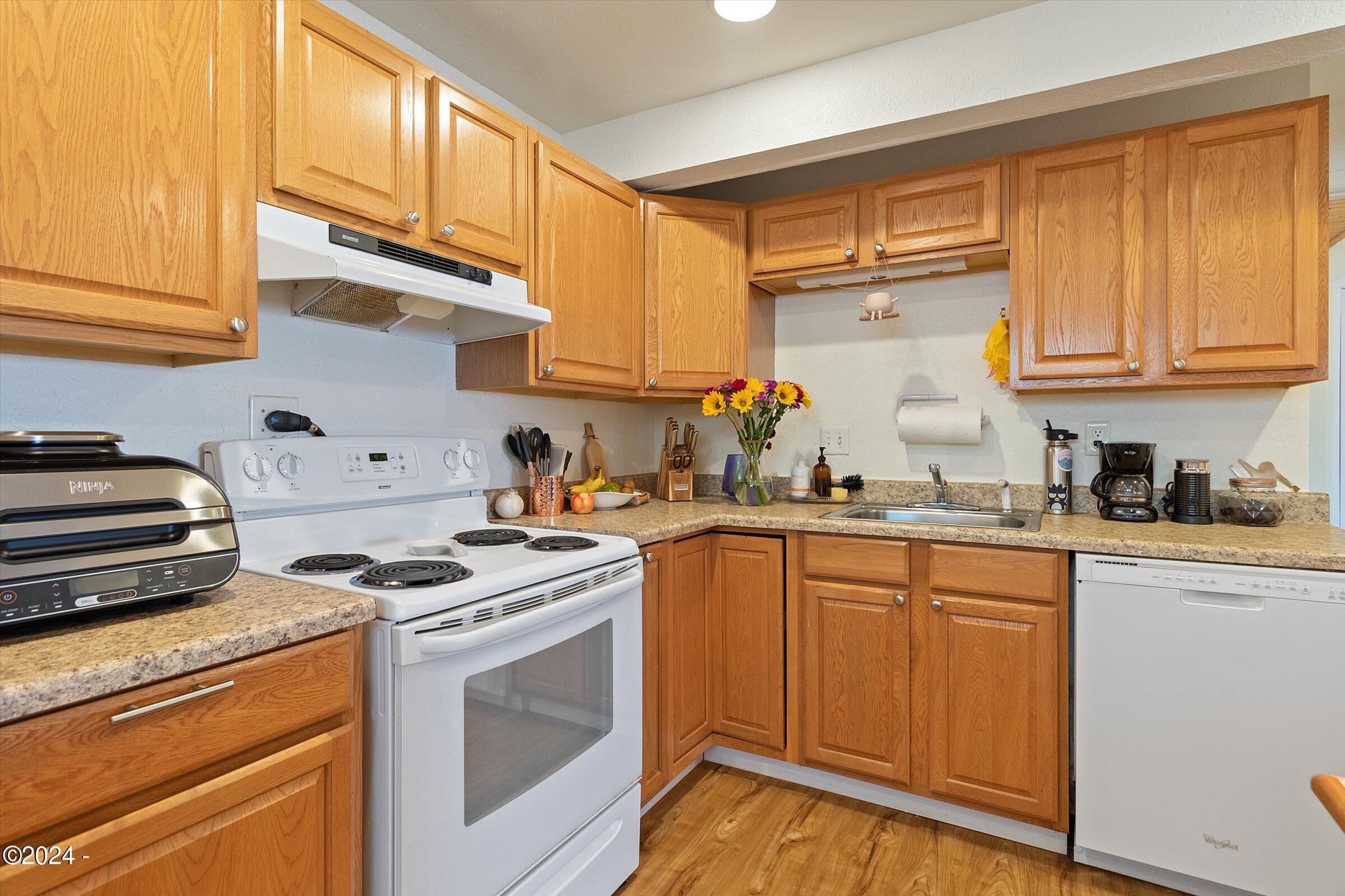 5218 NW Jetty Avenue