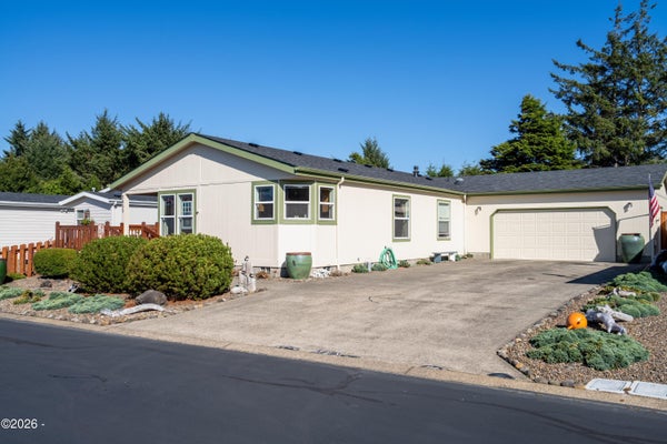3835 SUMMIT RIDGE CIR, DEPOE BAY, OR 97341 - Image 5868c204e36b8aaee065f3d2d97f4de4/1095495992