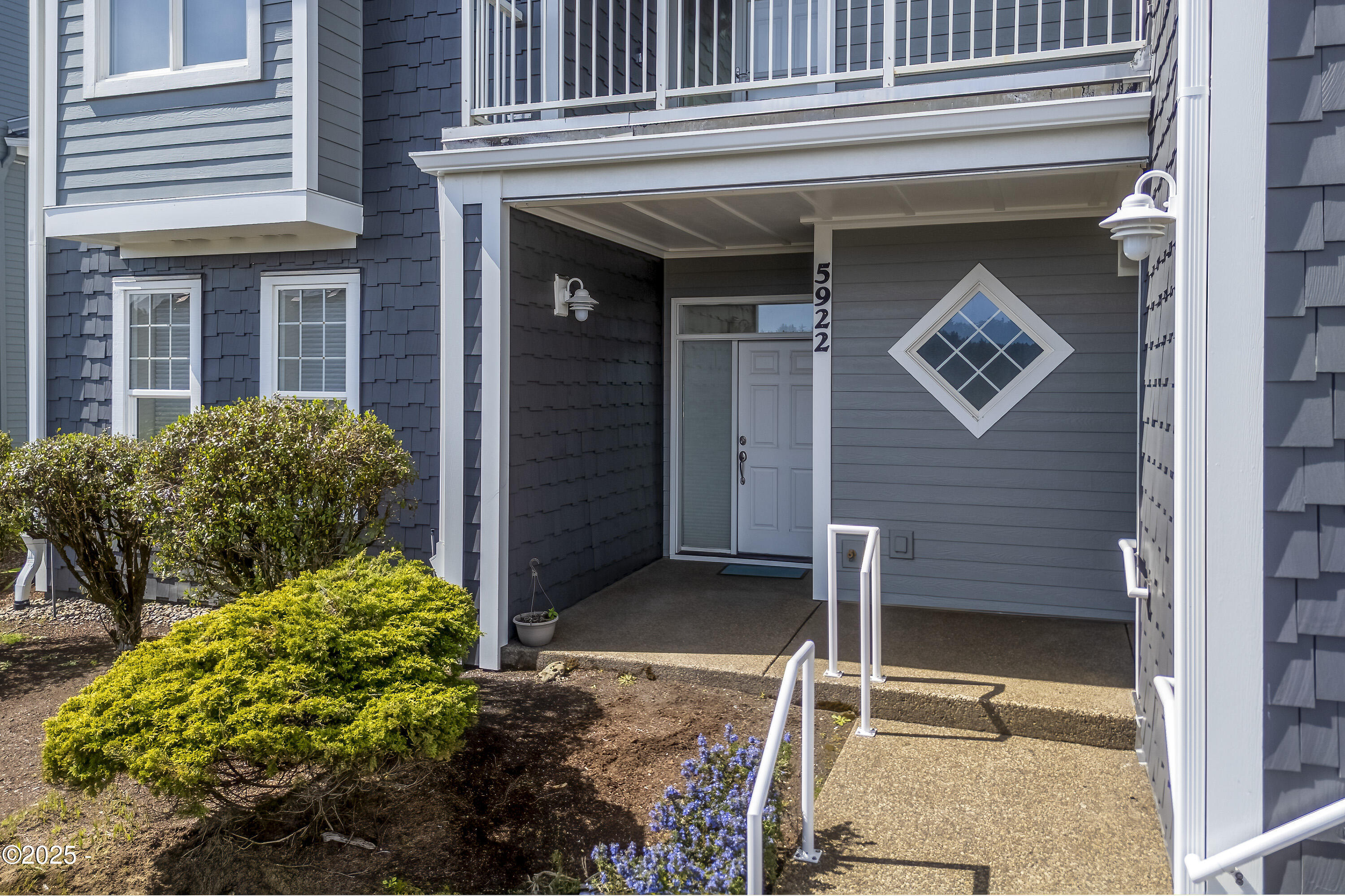 5922 SW Cupola Drive