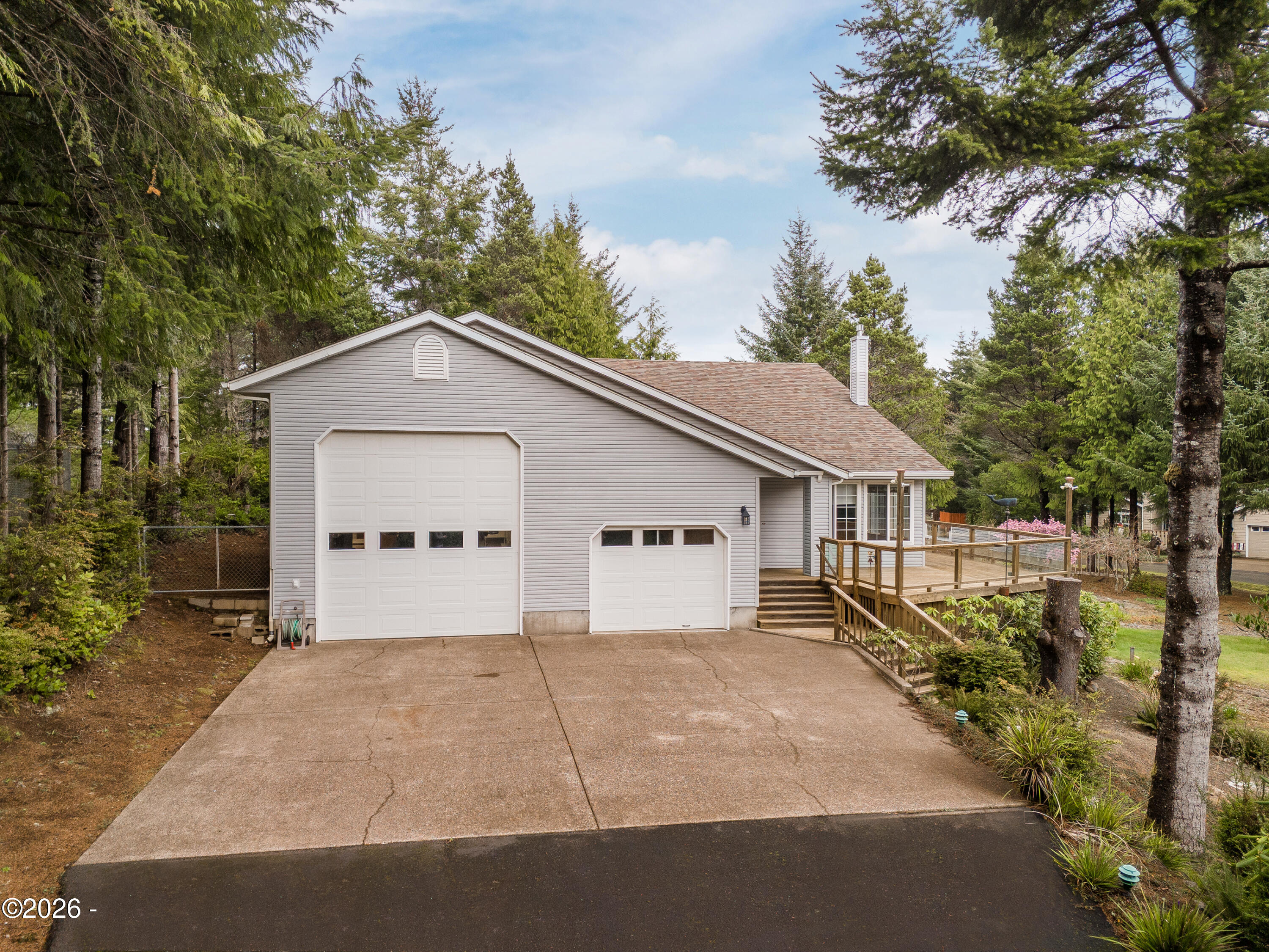 590 NW Terrace Street