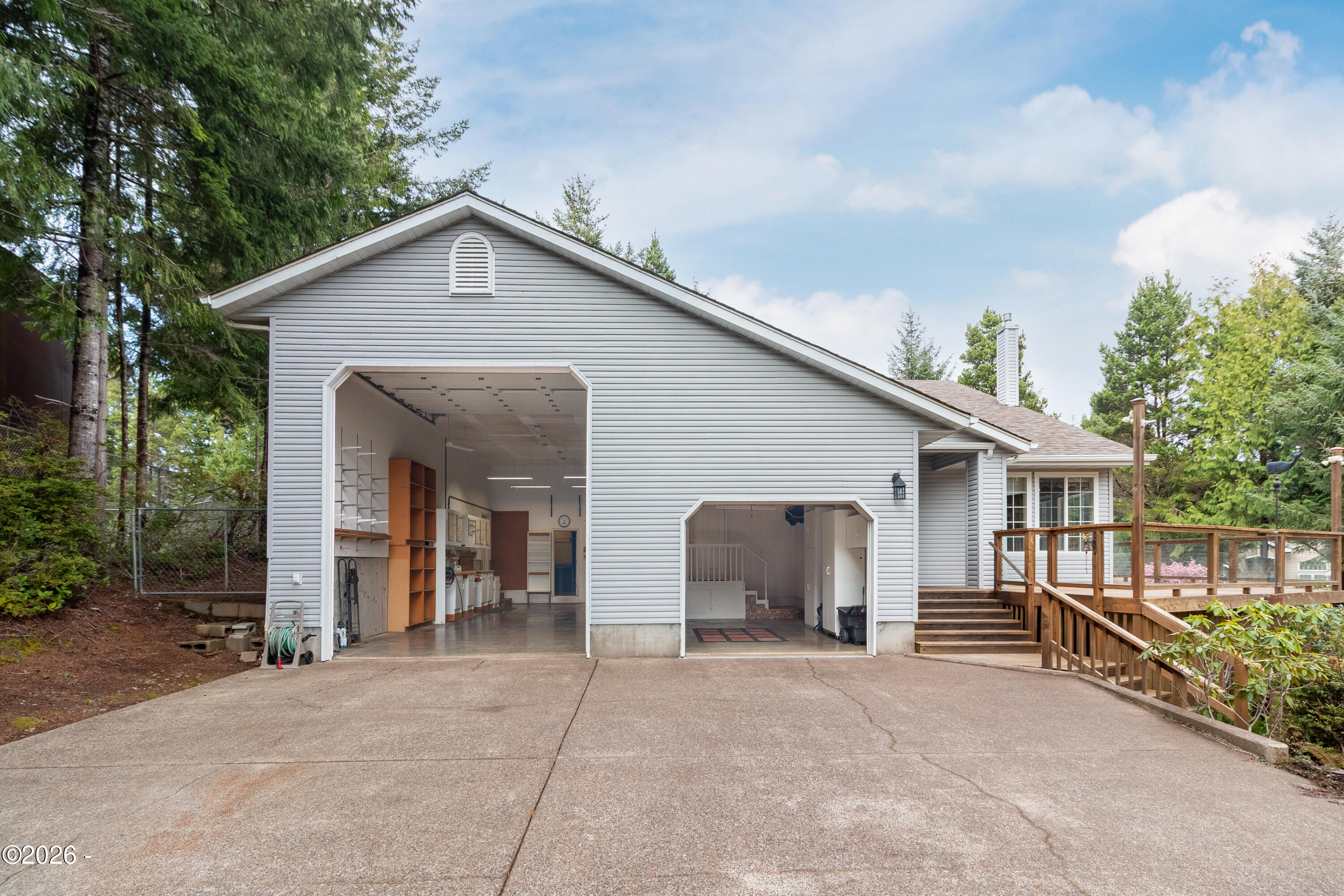 590 NW Terrace Street