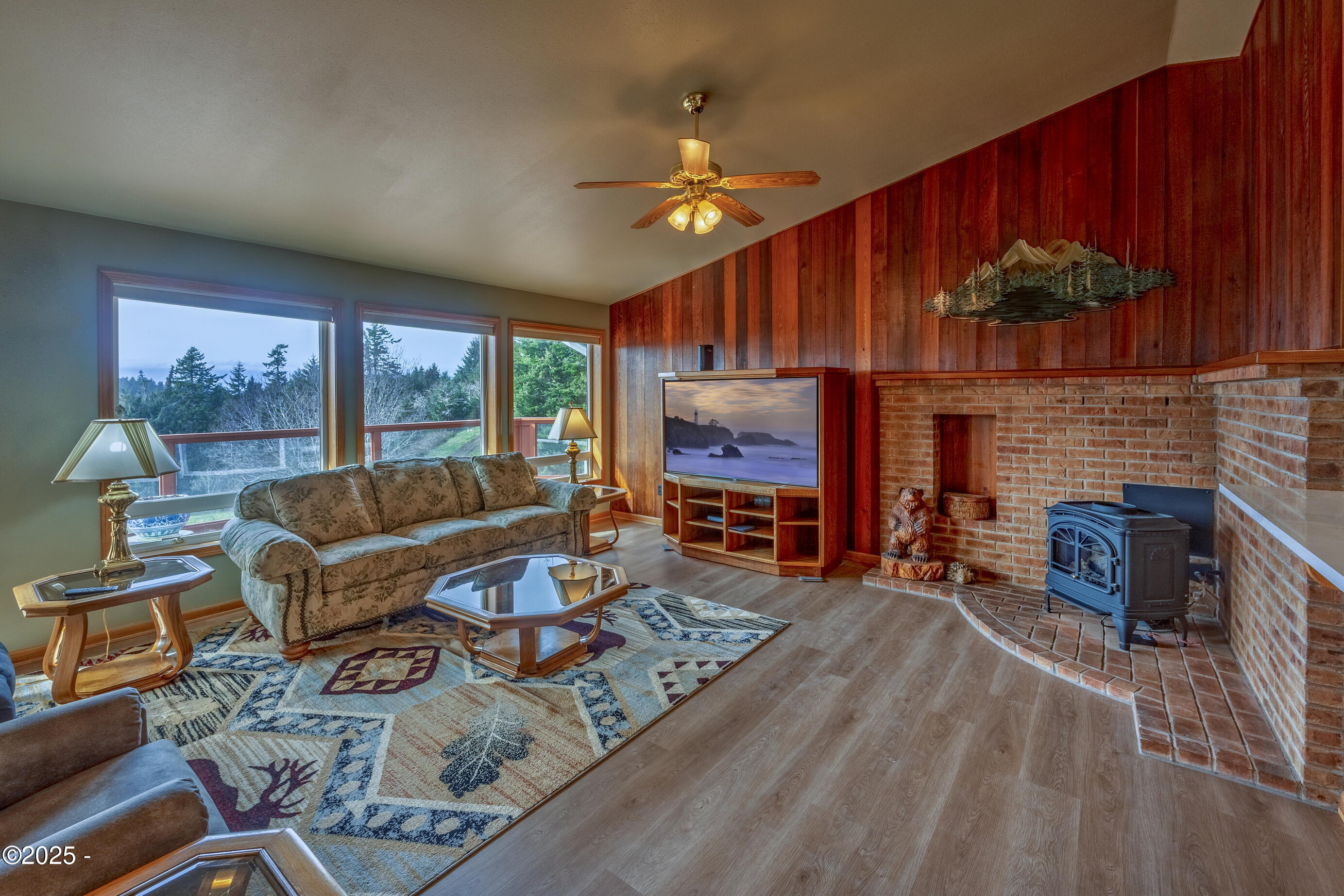 671 NE Newport Heights Drive