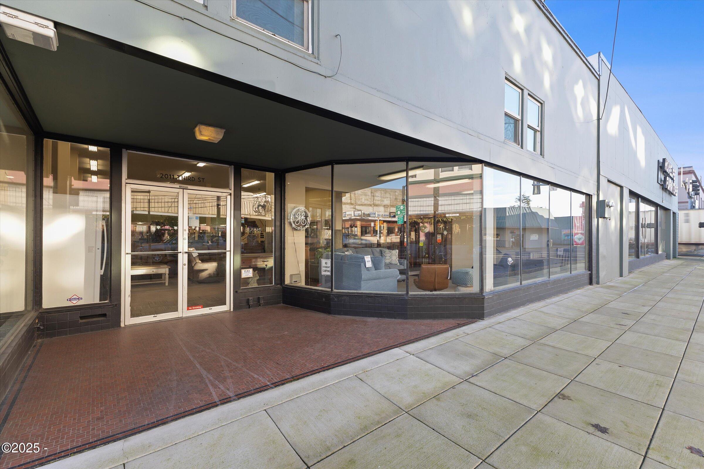 301 Main Avenue/2011 3rd Street