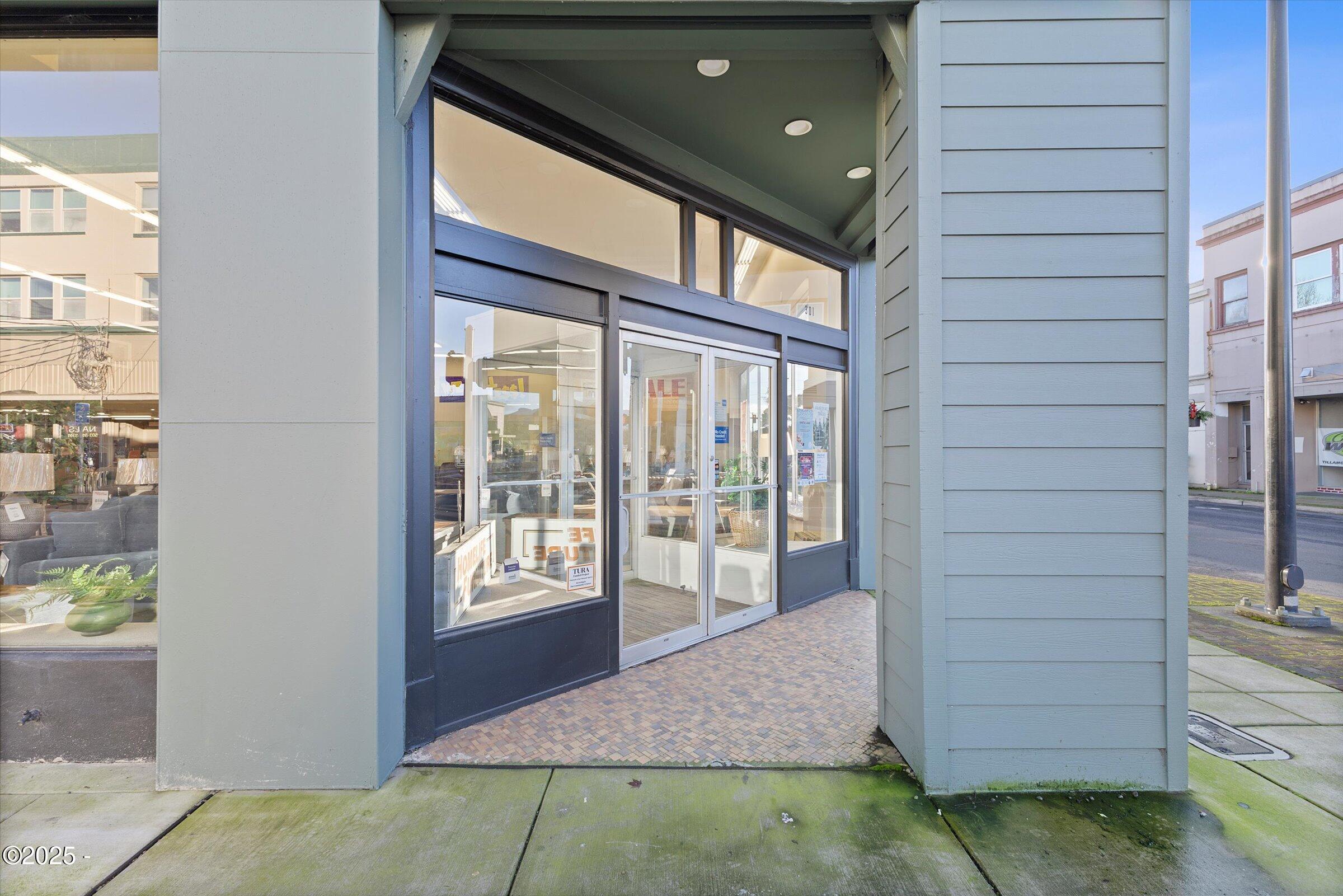 301 Main Avenue/2011 3rd Street