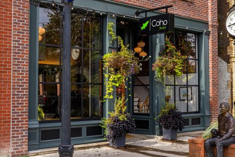 144 S Main Street Independence OR 97351