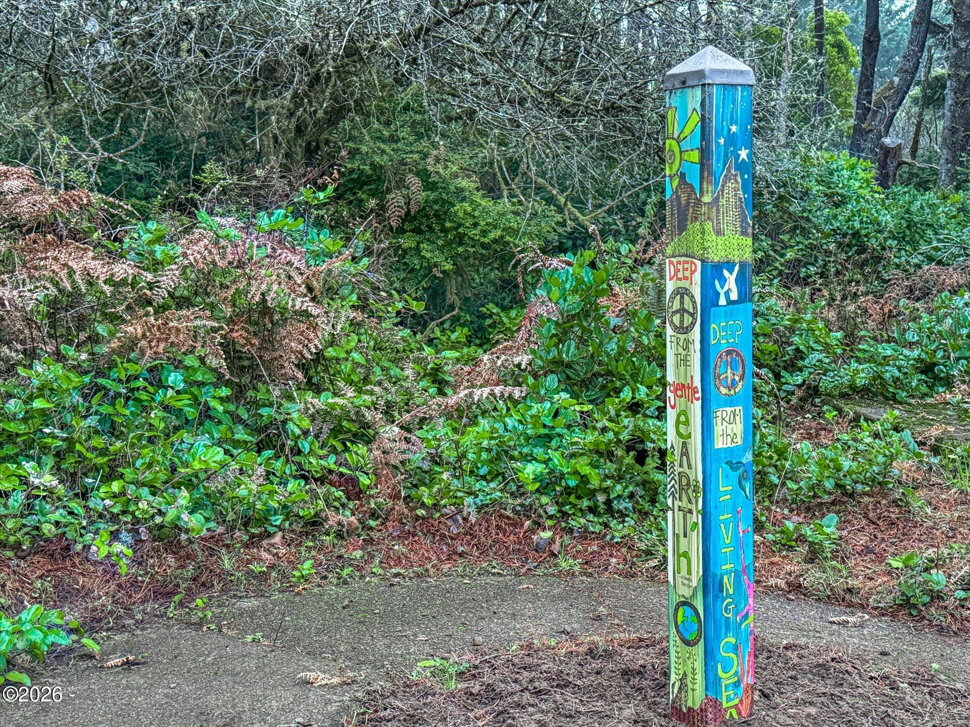 TL 900 NE Barclay Avenue