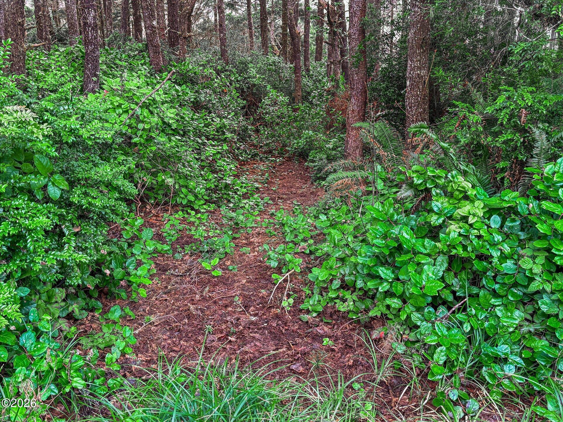 TL 900 NE Barclay Avenue