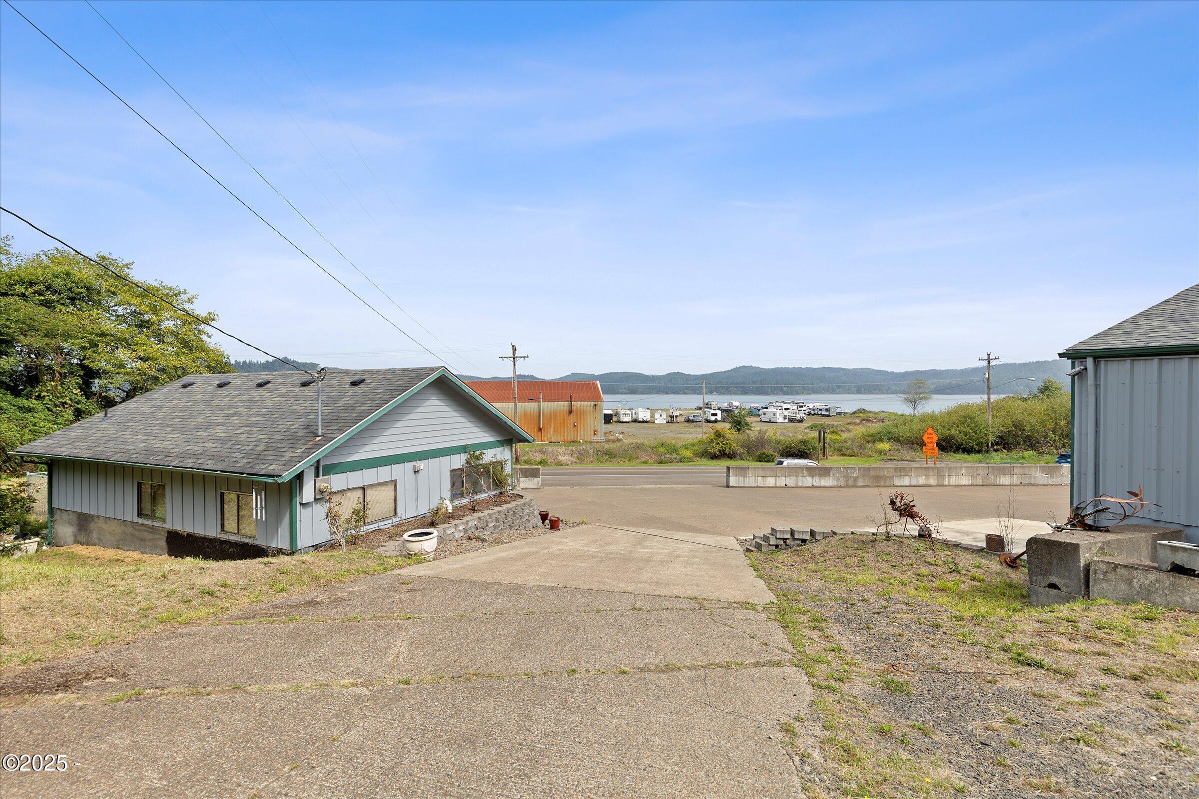 855 & 955 NE Alsea Highway