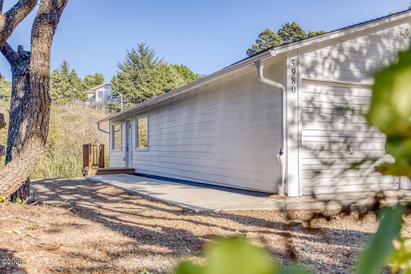 5980 PALISADES DR, LINCOLN CITY, OR 97367 - Image 774687222003b9eb96f8998db87fca1d/1348361066