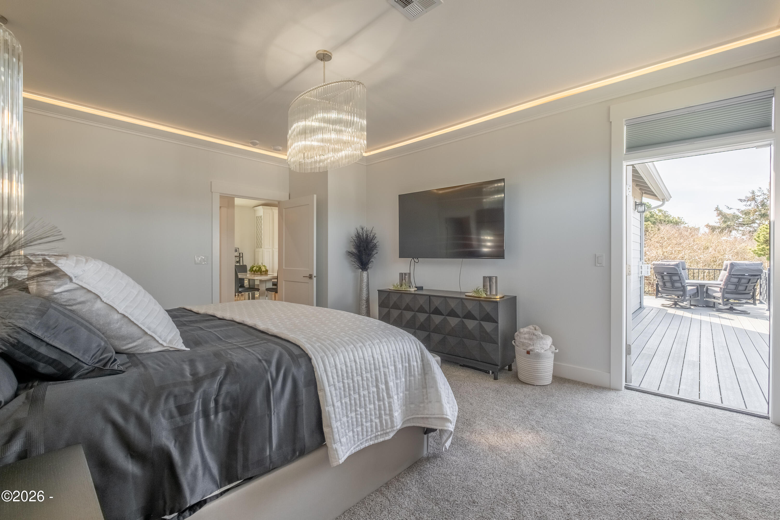 Luxury that inspires in the coveted Roads End neighborhood, where thou – image 18