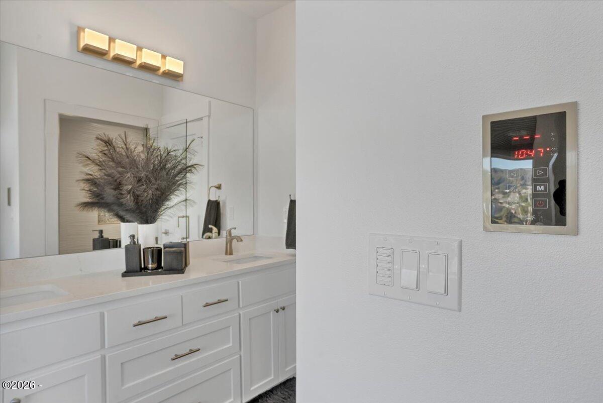 Luxury that inspires in the coveted Roads End neighborhood, where thou – image 20