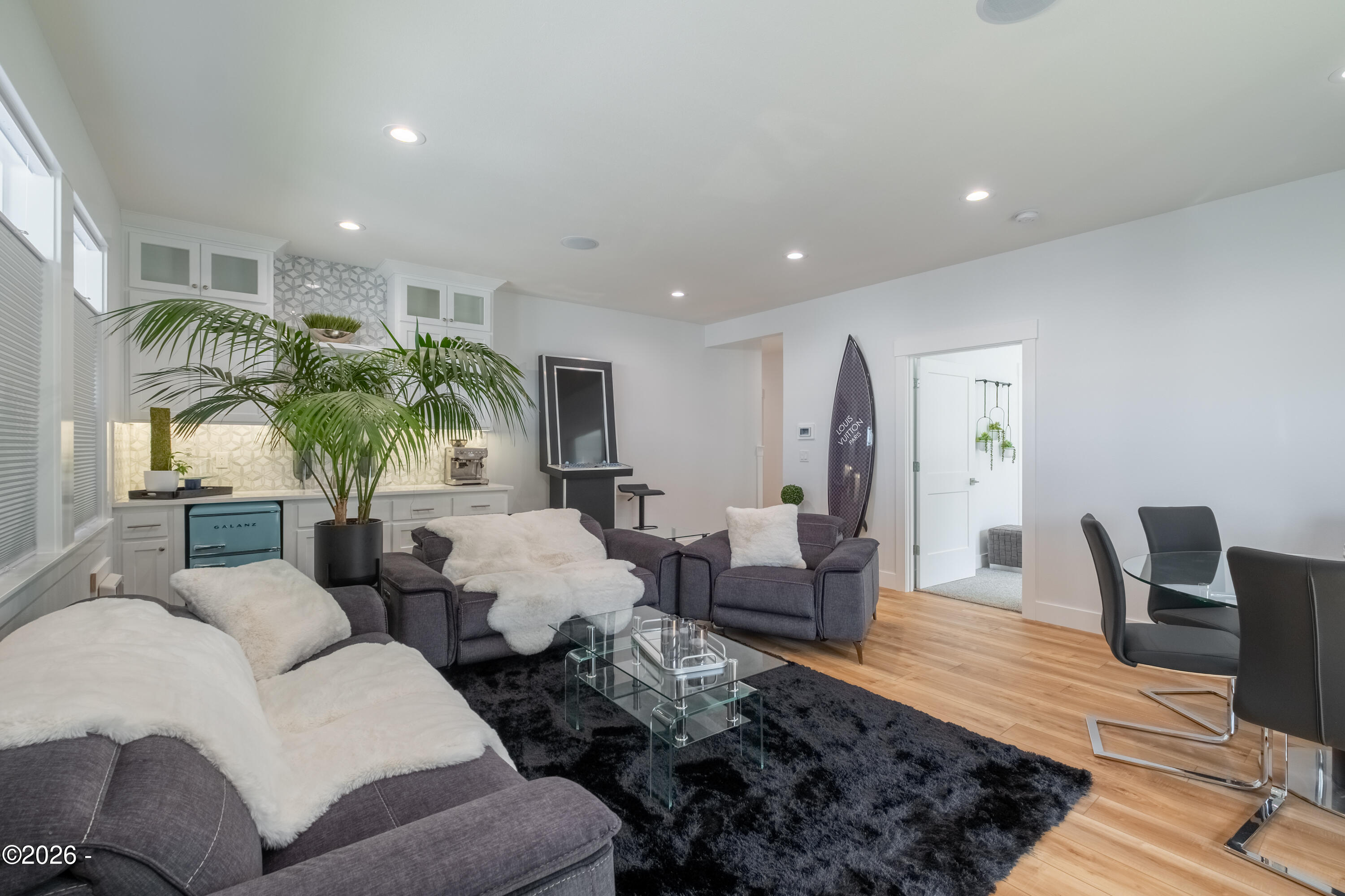 Luxury that inspires in the coveted Roads End neighborhood, where thou – image 27