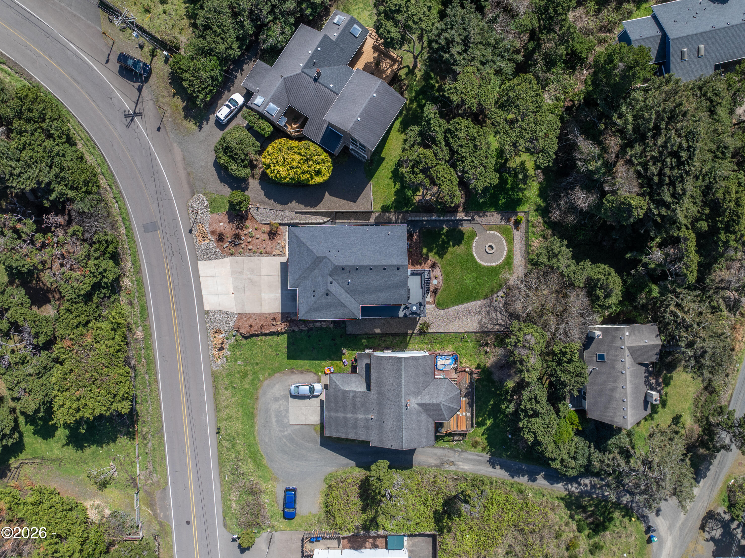 Luxury that inspires in the coveted Roads End neighborhood, where thou – image 42