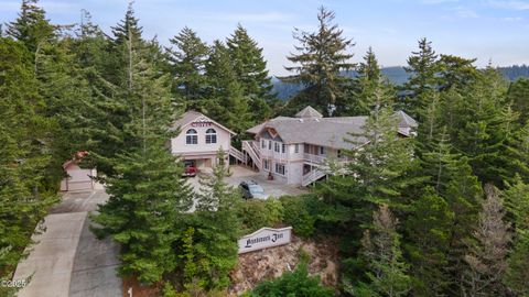 1551 4th Street Florence OR 97439