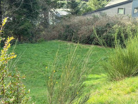 320 Hill Court Yachats OR 97498