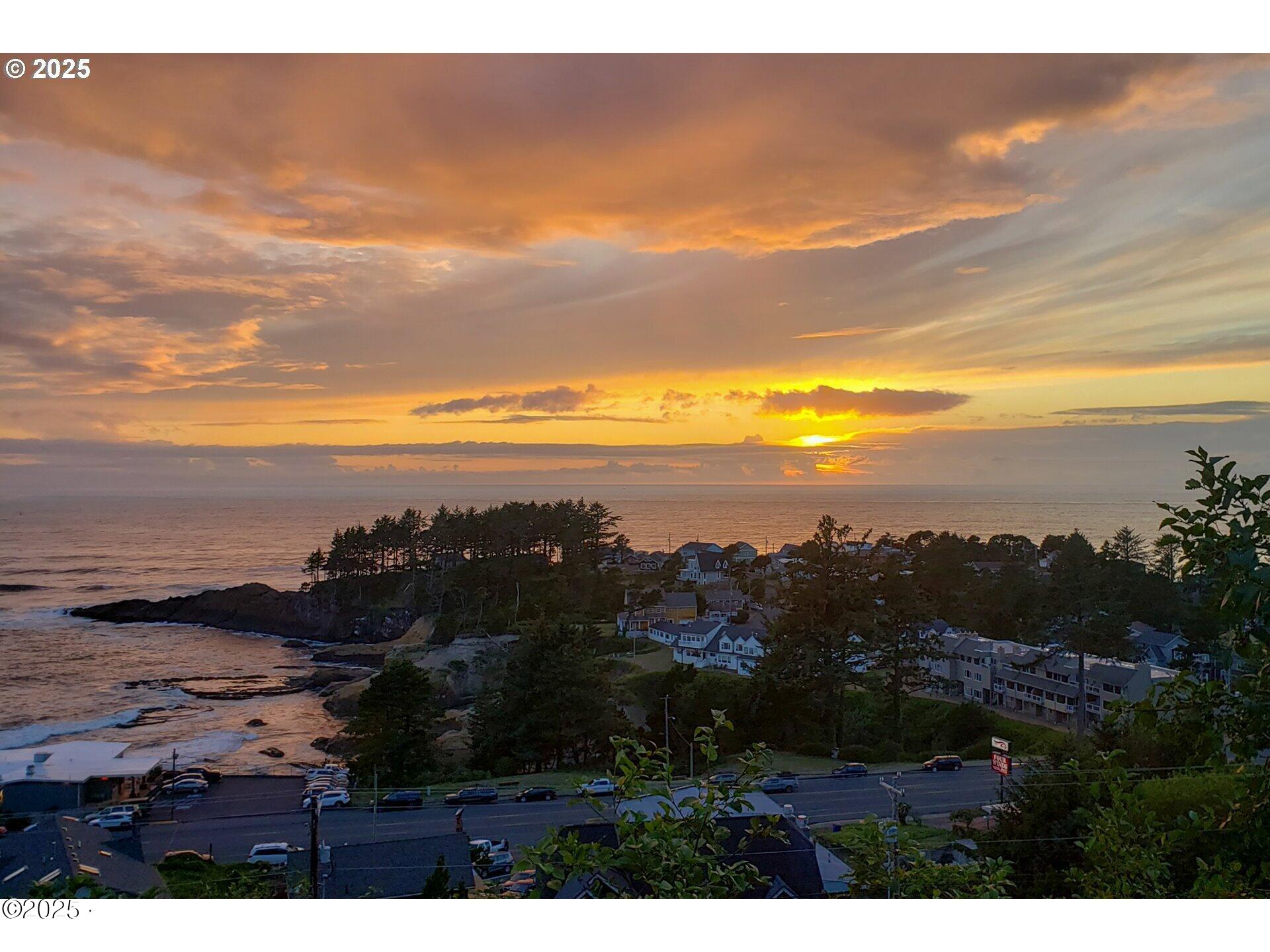 315 NE Vista Terrace Avenue