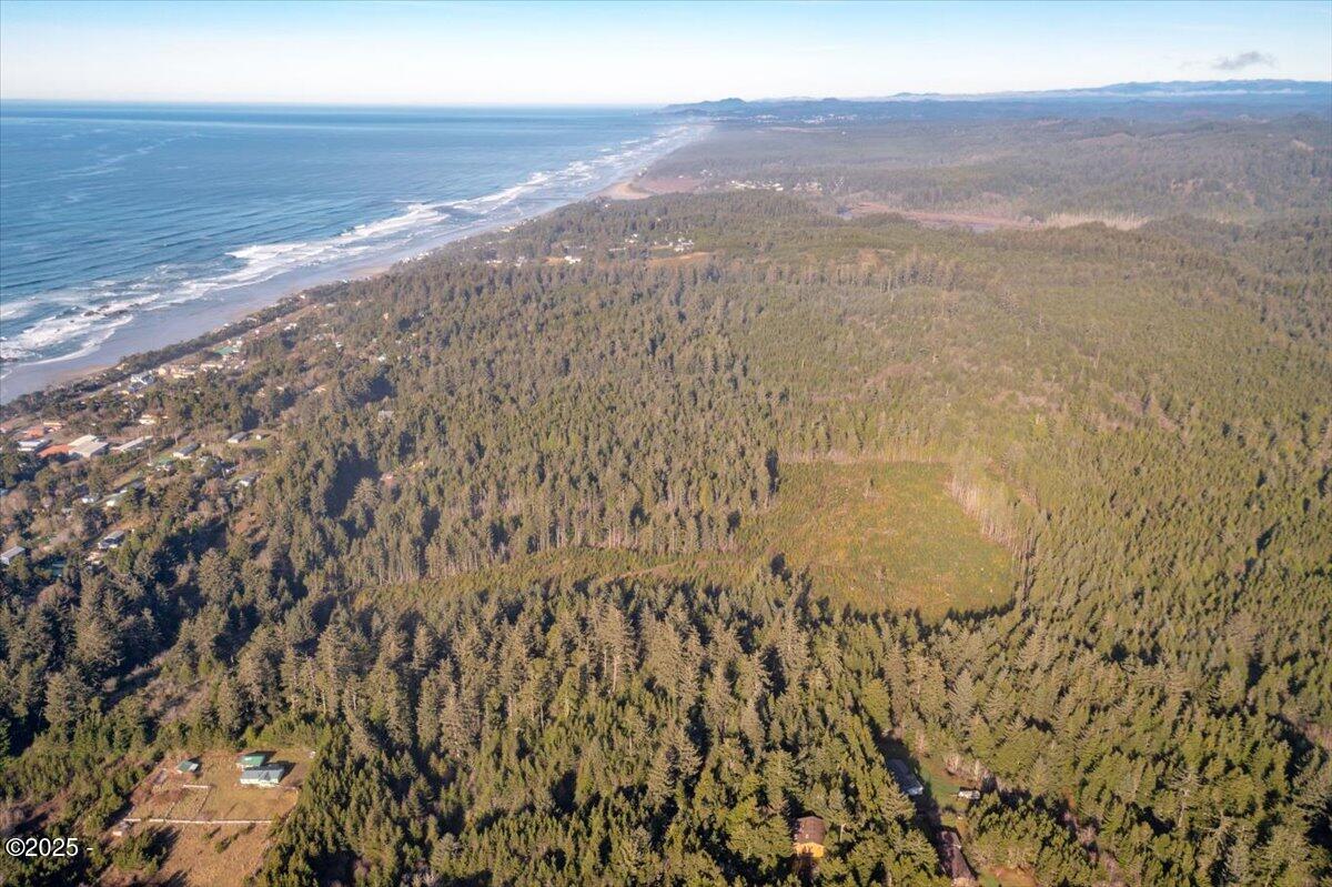 TL 1300 NW Park View Street