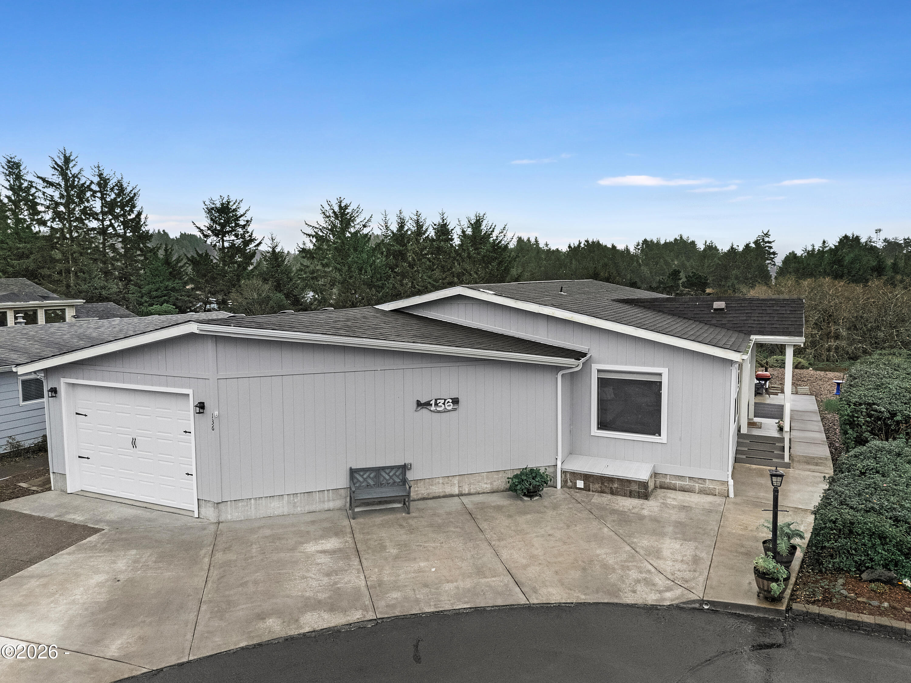 136 NE 33rd Street NE