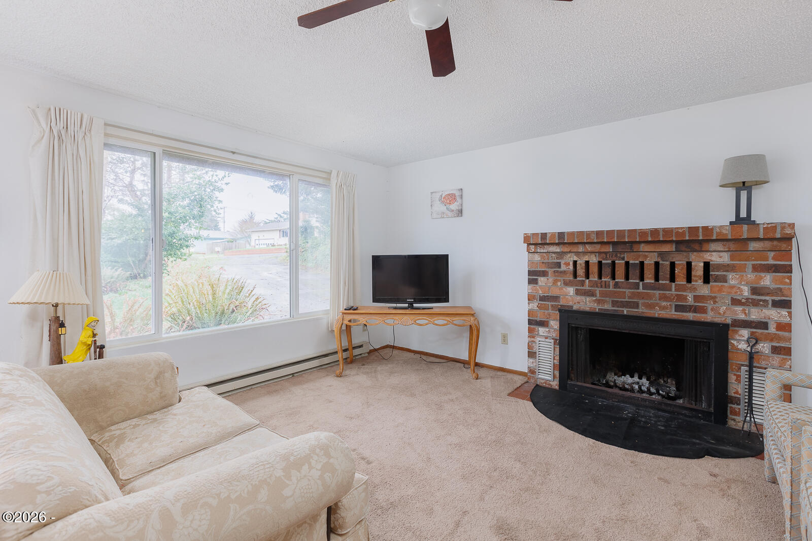 906/916 NE Douglas Street