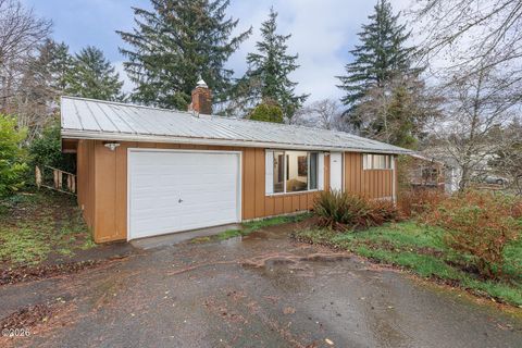 906/916 NE Douglas Street Newport OR 97365