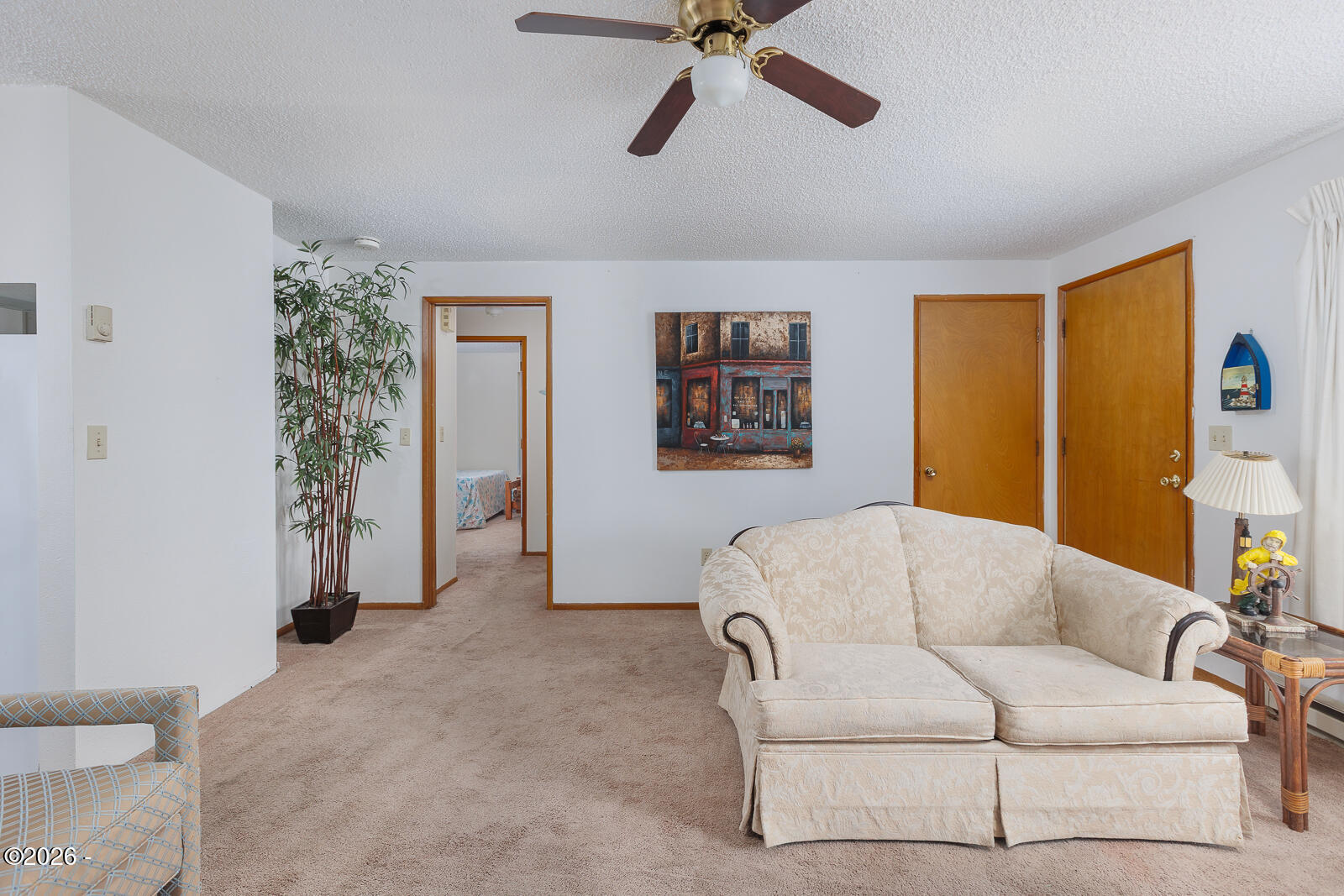 906/916 NE Douglas Street