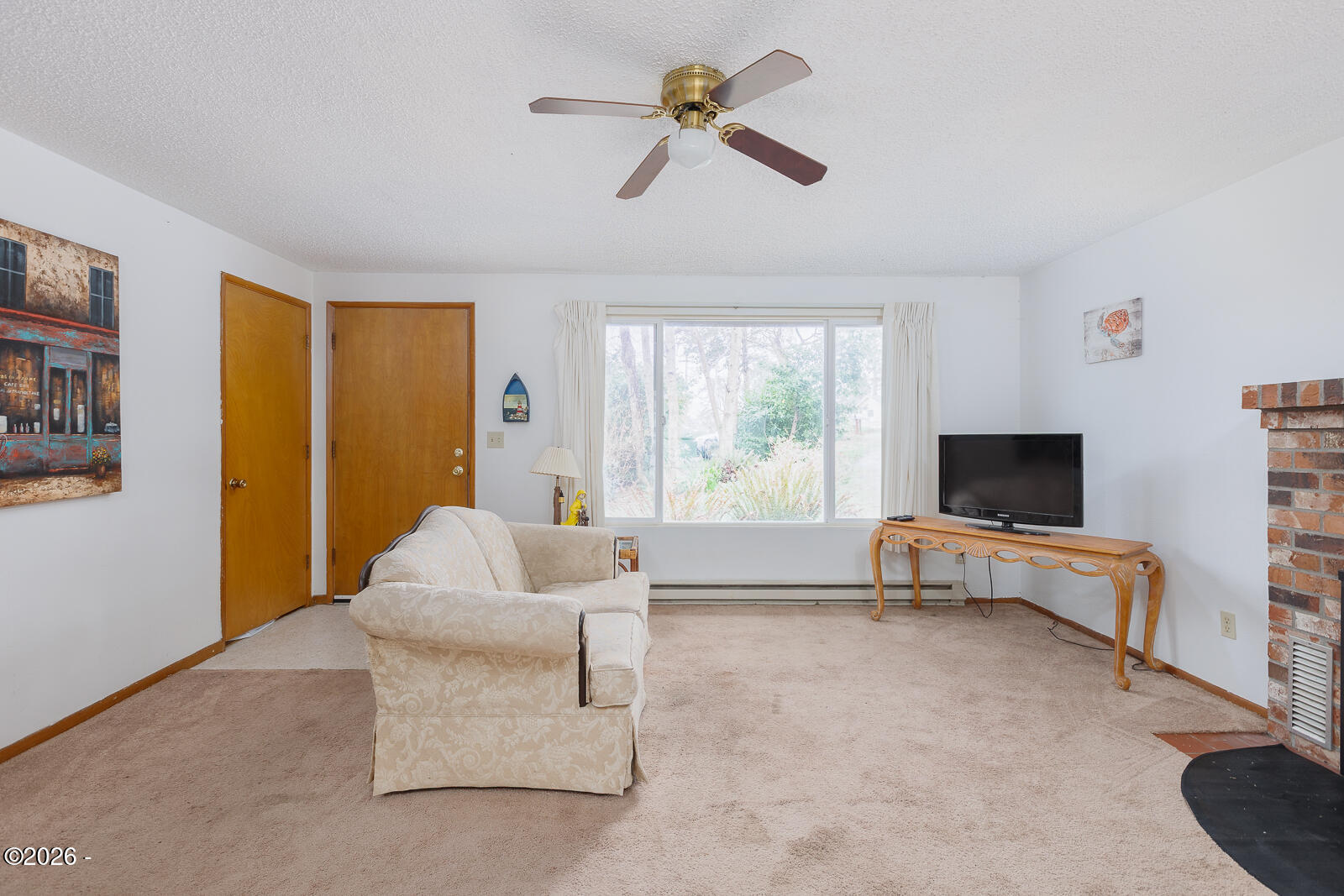 906/916 NE Douglas Street